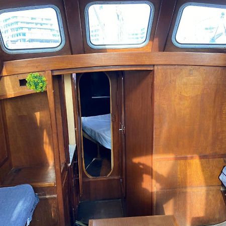 Fantastic Sailing Boat To Sleep In Barcelona Exterior photo