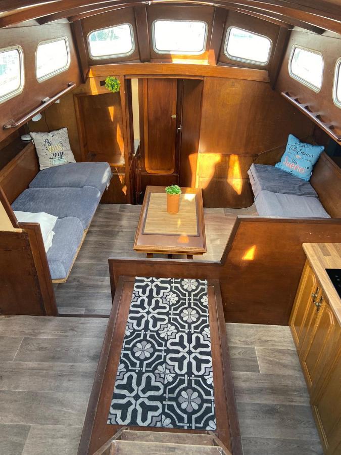 Fantastic Sailing Boat To Sleep In Barcelona Exterior photo
